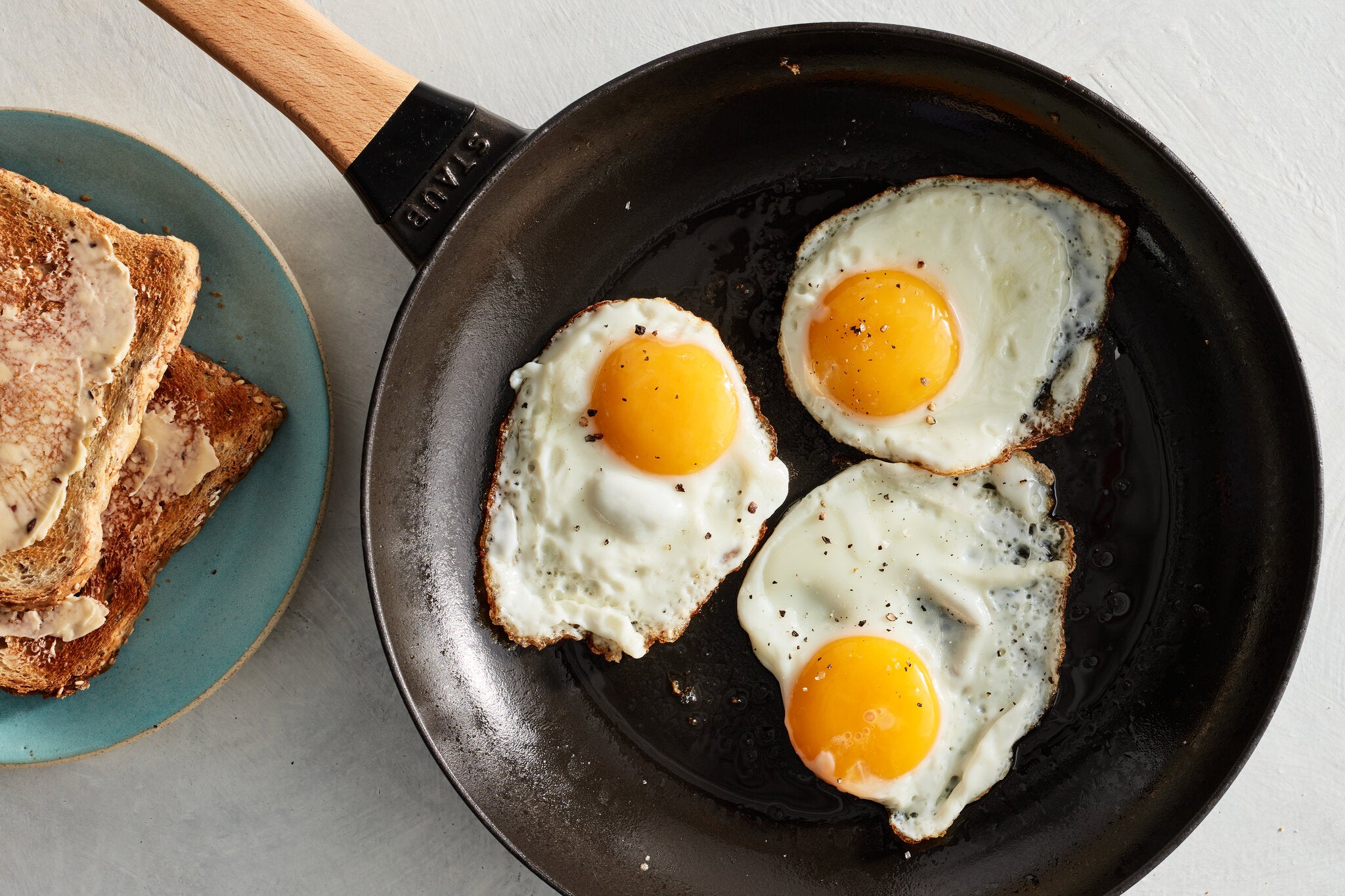 How to Cook Perfect Sunny Side Up Eggs: A Step-by-Step Guide